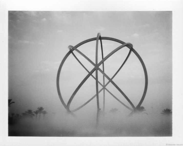 Sphère d'acier, Benidorm, Polaroïd 350 + FP3000B